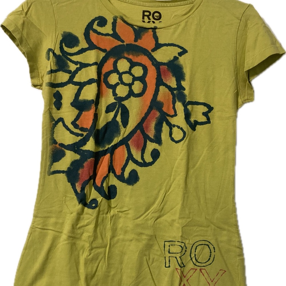 Vintage early 2000s Roxy Women's Olive and Orange Graphic Tee